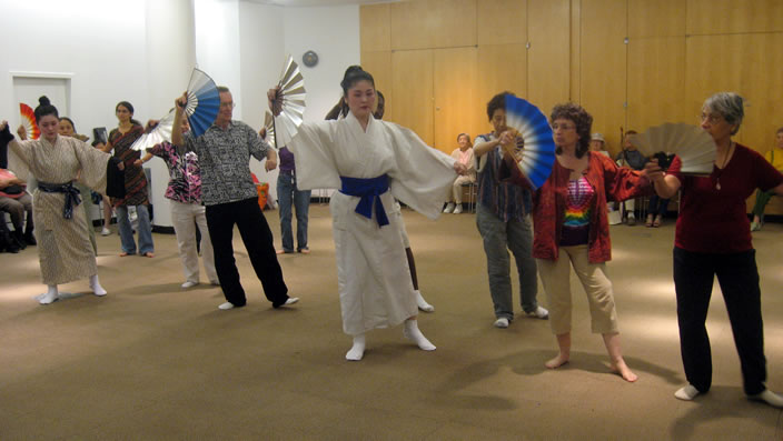 Dance workshop at Queens Library, Flushing, NY, August 8, 2009