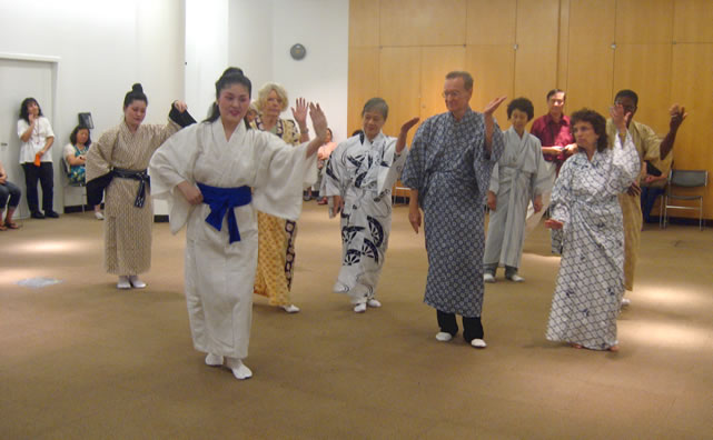 Dance workshop at Queens Library, Flushing, NY, August 8, 2009